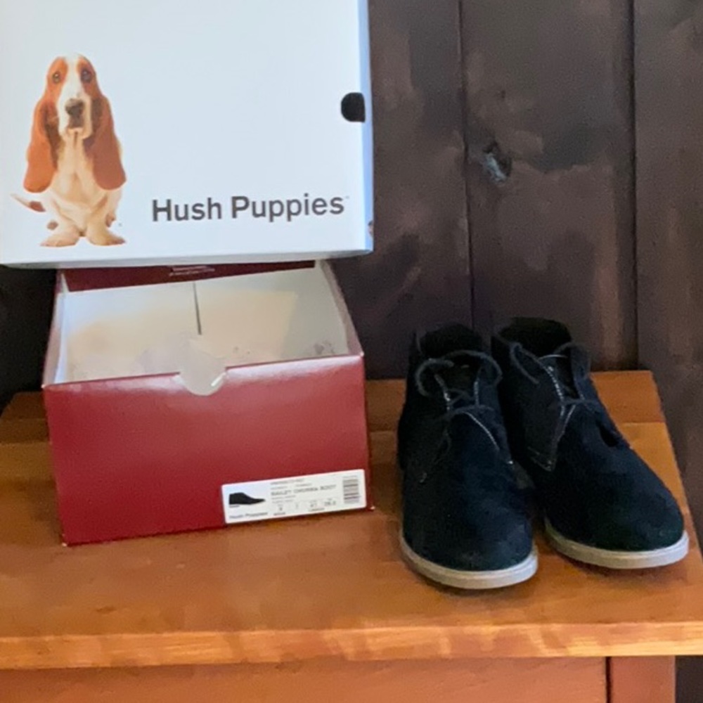 Hush Puppies Women Bailey Chukka Boot black suede